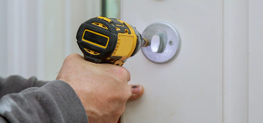 Street Locksmith For Smart Lock Repair in Ventura, CA
